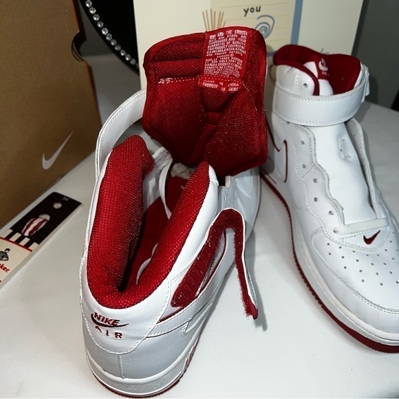 NEW Vintage Men’s 2002 Nike Air Force 1 Mid OG Size 12 White Varsity Red - Picture 11 of 14